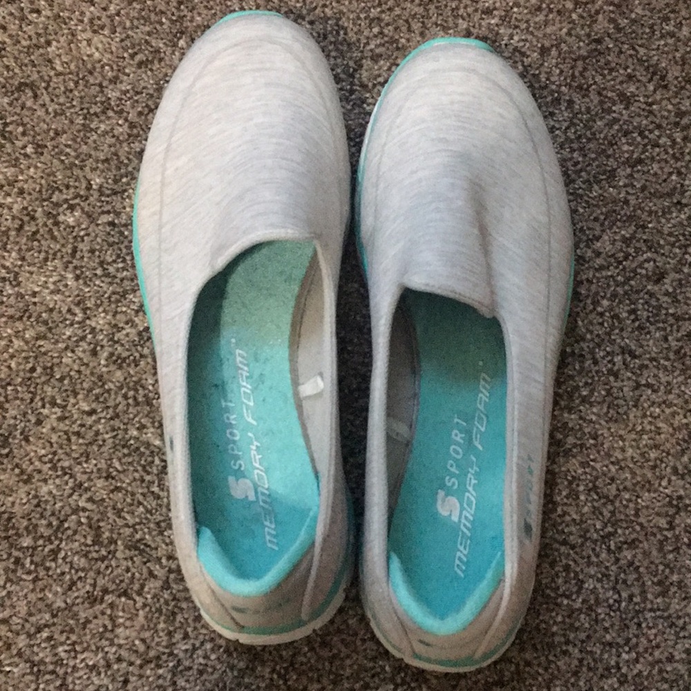 Sketchers shoes